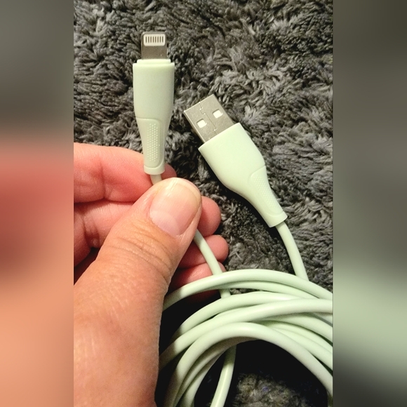 IPhone13 pro charging cord - Picture 2 of 12